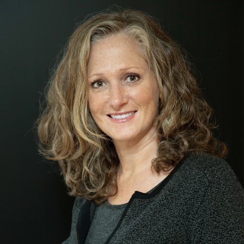 Mme Nathalie Bastien