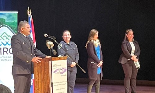 Conférence de presse, première au Québec: MRC des collines-de-l'Outaouais